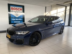 BMW 5-serie Touring - 530e High Executive M sport Panoramadak / HUD / Laser koplampen / Trekhaak / Carplay / Ele