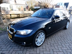 BMW 3-serie Touring - 320i High Exe Automaat 170pk Clima Navi Schuifdak Xenon