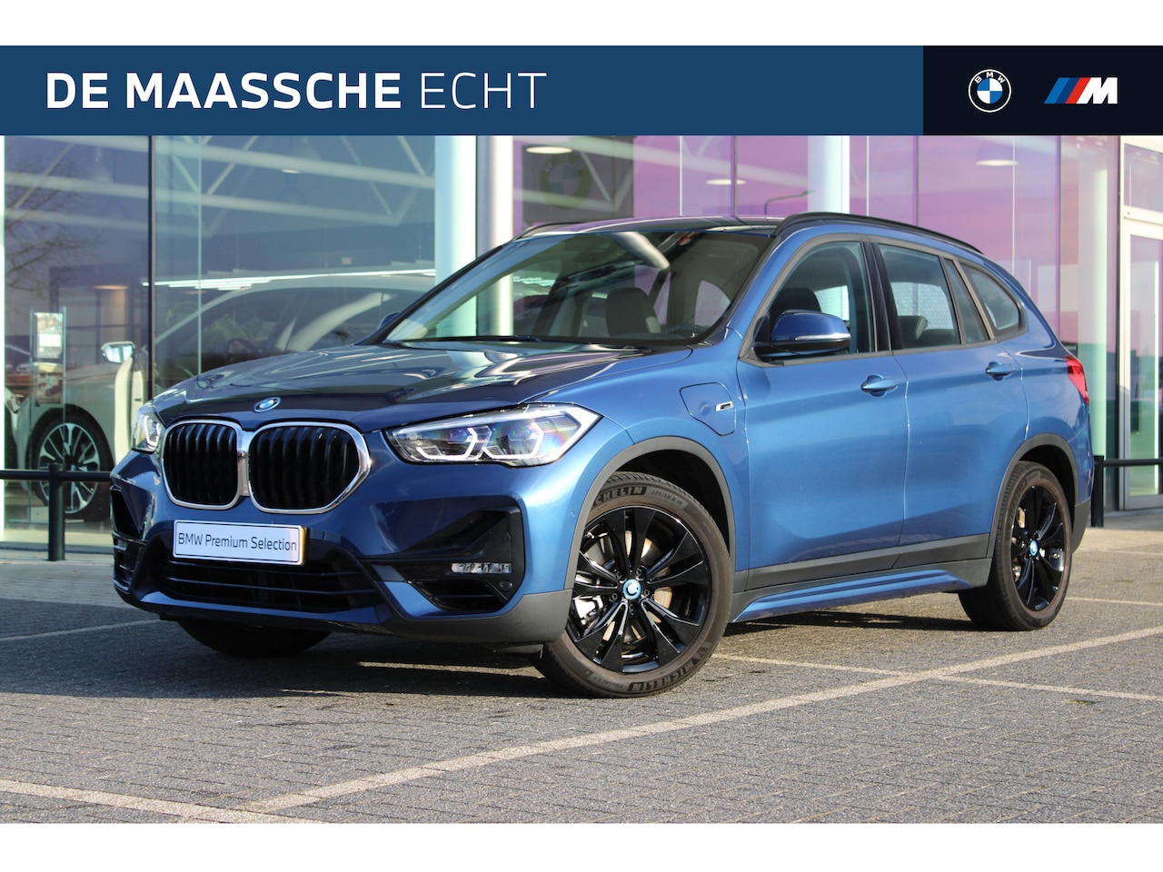 BMW X1 - xDrive25e Sport Line Automaat / Panoramadak / Trekhaak / Sportstoelen / Comfort Access / A - AutoWereld.nl