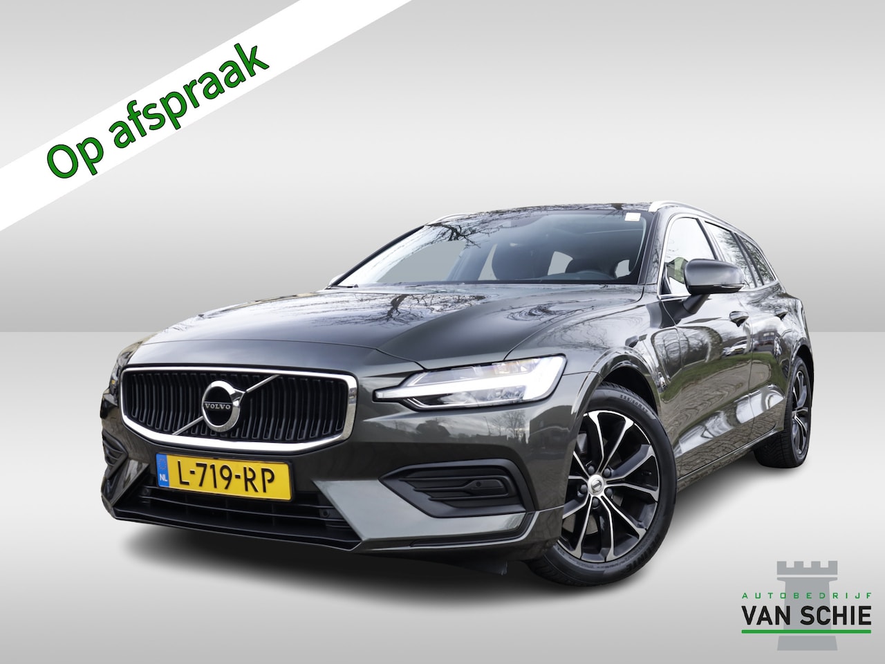 Volvo V60 - 2.0 B4 Momentum Business 2e-Eig. & Keurig-Onderh. BOVAG-Garantie. NL-Auto. - AutoWereld.nl