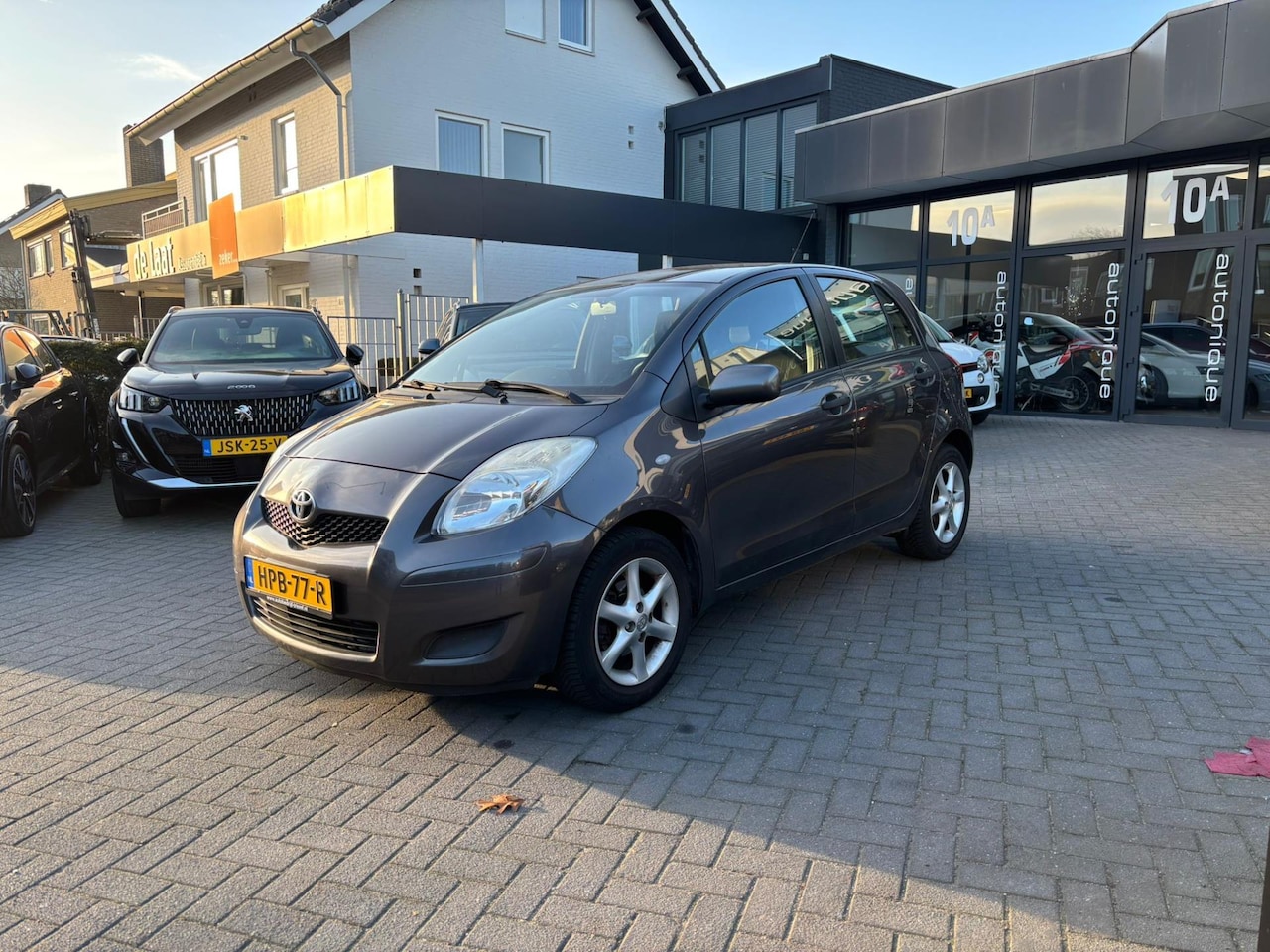 Toyota Yaris - 1.0 VVTi Acces Airco/nwe.koppeling - AutoWereld.nl