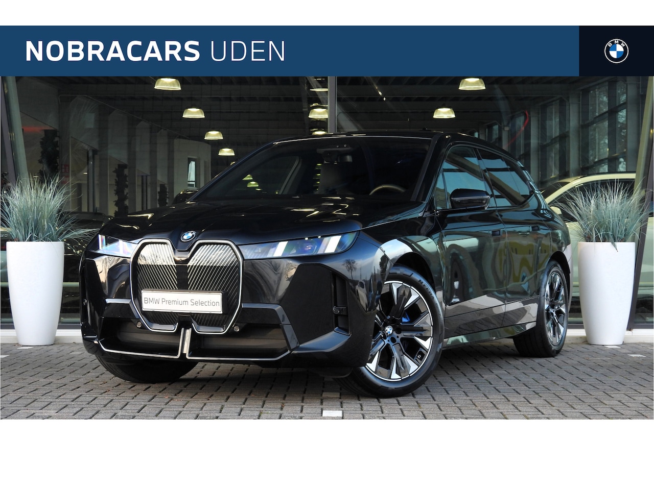 BMW iX - xDrive45 M Sport / Trekhaak / Bowers & Wilkins / M Multifunctionele Stoelen / Parking Assi - AutoWereld.nl