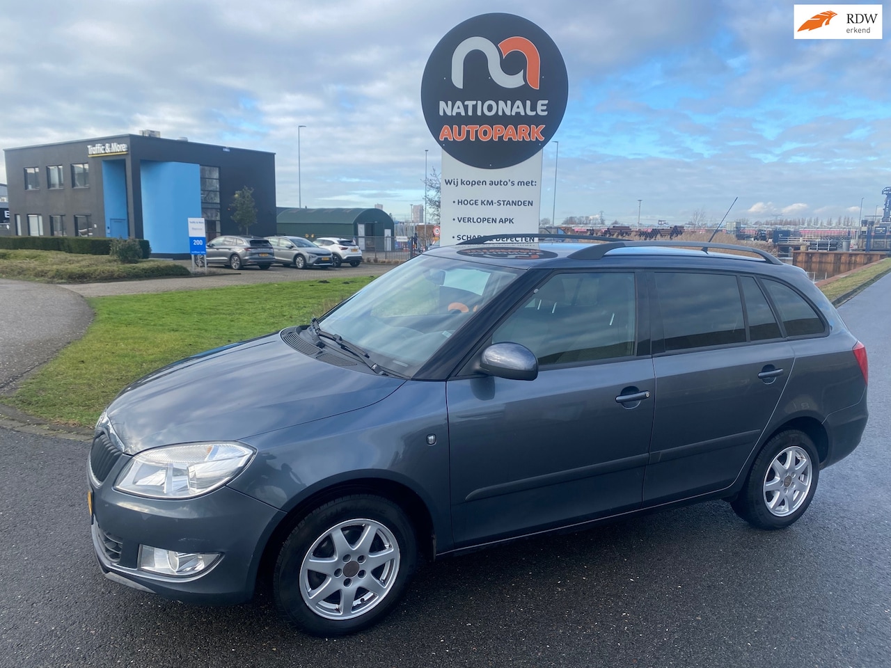 Skoda Fabia - 2010 * 1.4-16V Sportline * APK * UNIEKE KM !! - AutoWereld.nl