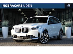 BMW iX1 - xDrive30 xLine / Panoramadak / Sportstoelen / Achteruitrijcamera / M Adaptief onderstel /