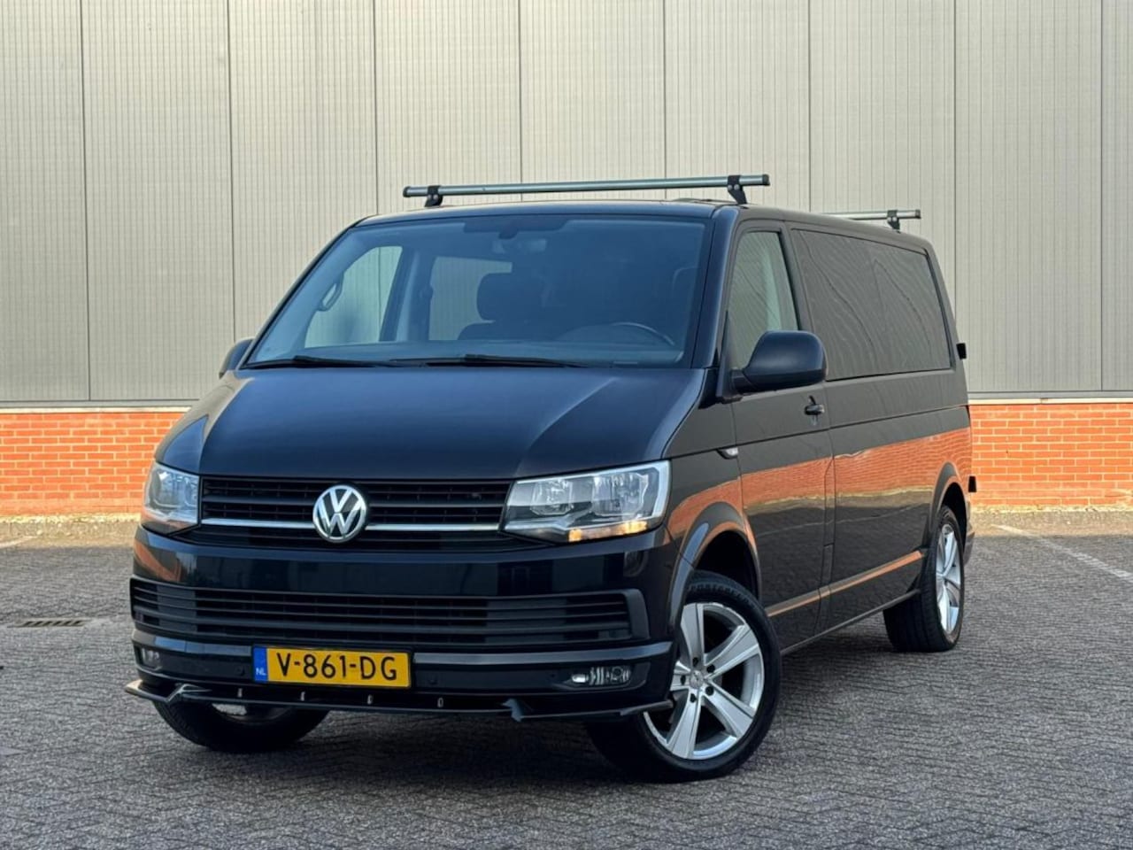 Volkswagen Transporter - 2.0 TDI L2H1 DC Comfortline 2.0 TDI L2H1 DC Comfortline - AutoWereld.nl