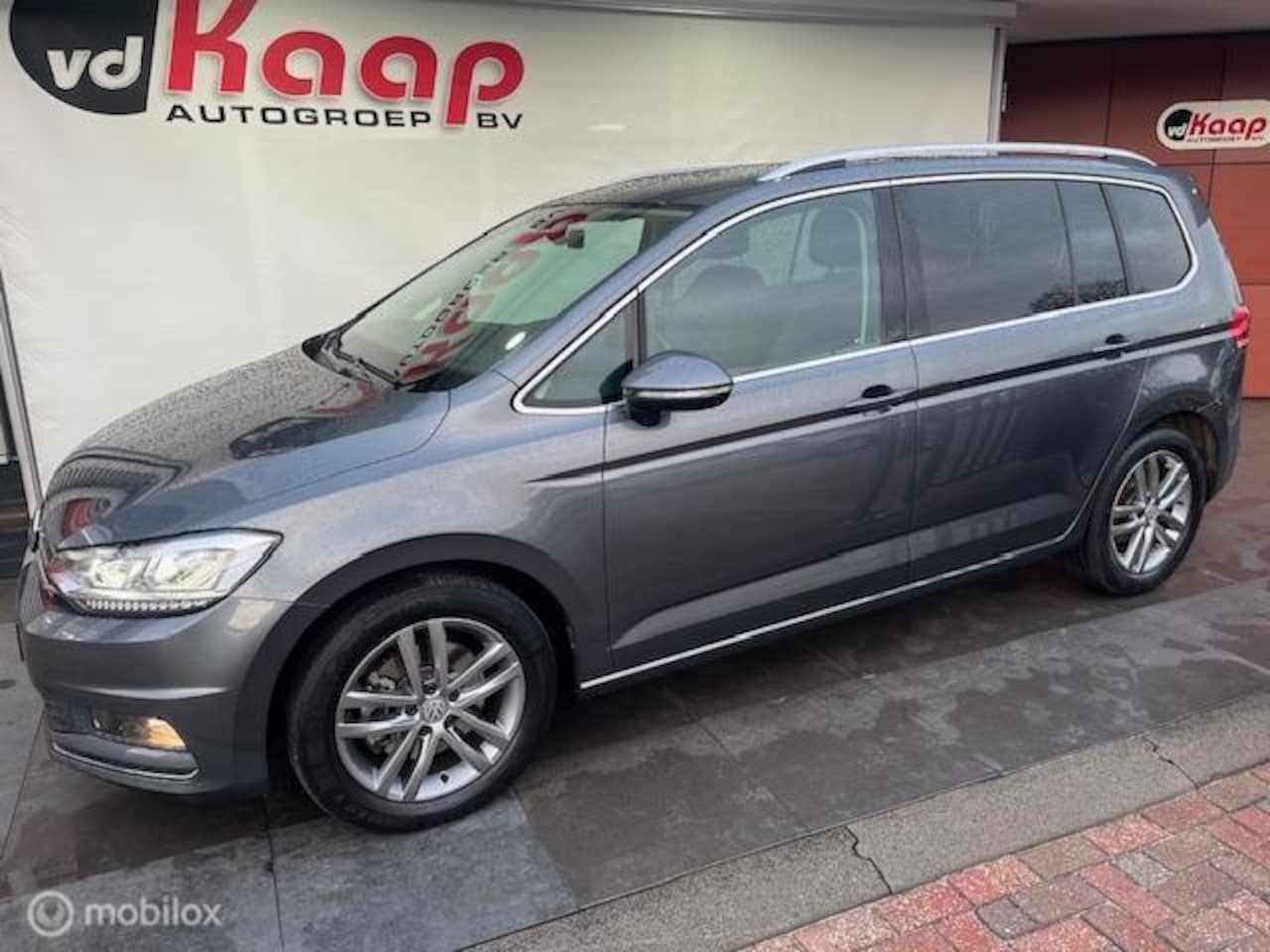 Volkswagen Touran - 1.5 TSI Highline NIEUWSTAAT 18000KM - AutoWereld.nl