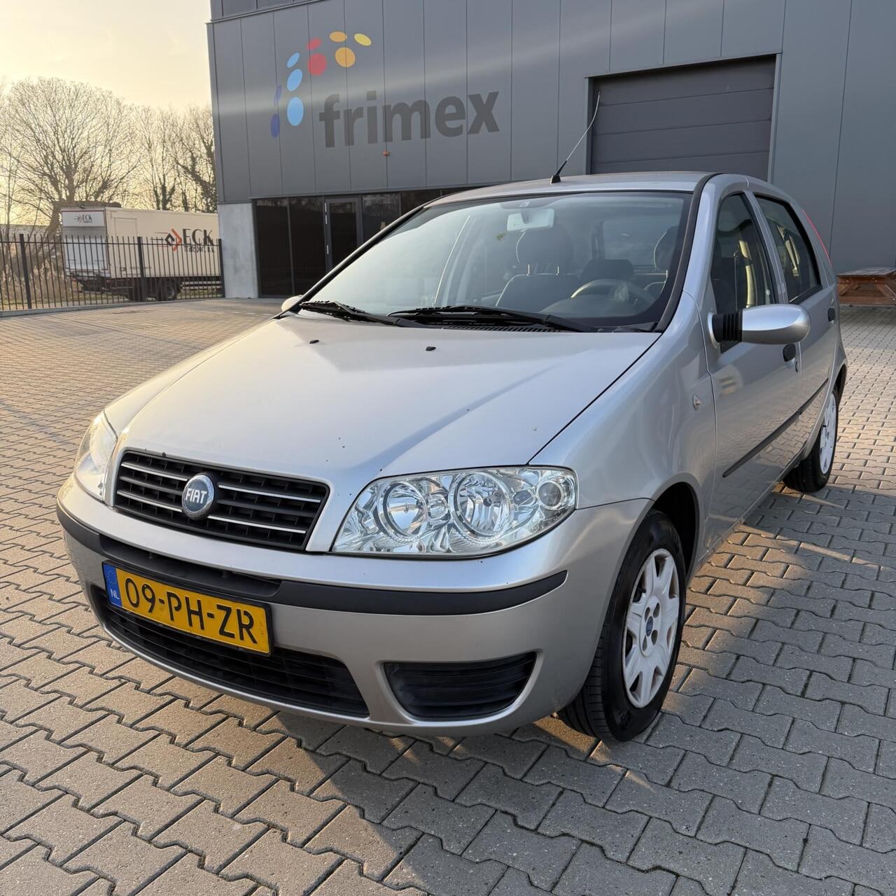 Fiat Punto - 1.4-16V Dynamic | Airco | Cruise Control - AutoWereld.nl
