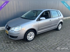Volkswagen Polo - 1.4-16V AUTOMAAT|NW APK|ORG 93018 NAP|AIRCO|ELEK PAKKET|PARKEER SENSOREN|NW DISTRIBUTIE RI