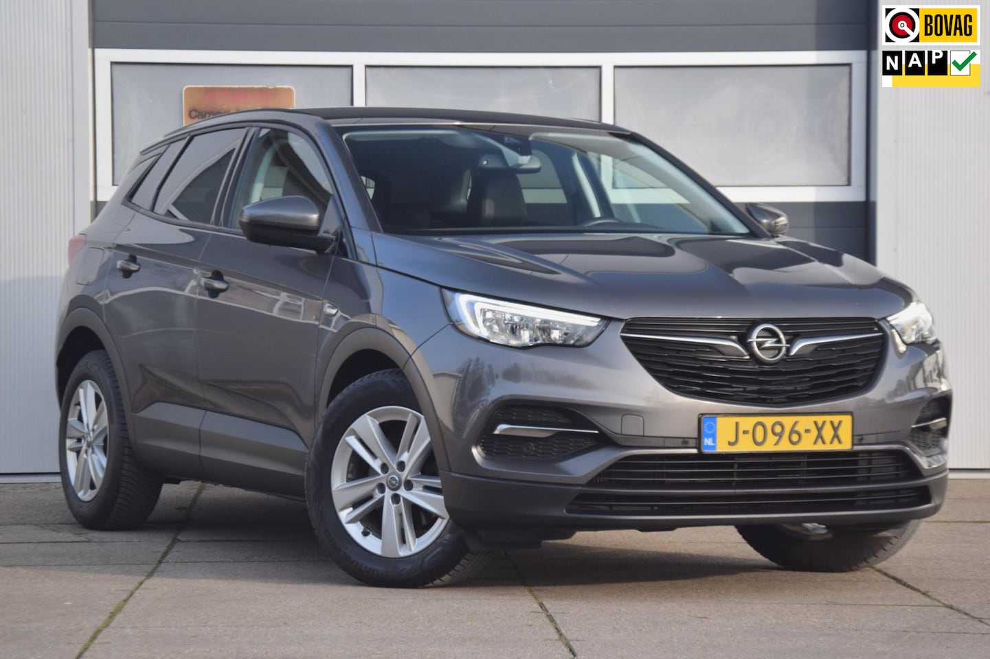 Opel Grandland X - 1.2 Turbo Business Edition COMFORTSTOELEN/CAMERA/APPLE CARPLAY - AutoWereld.nl