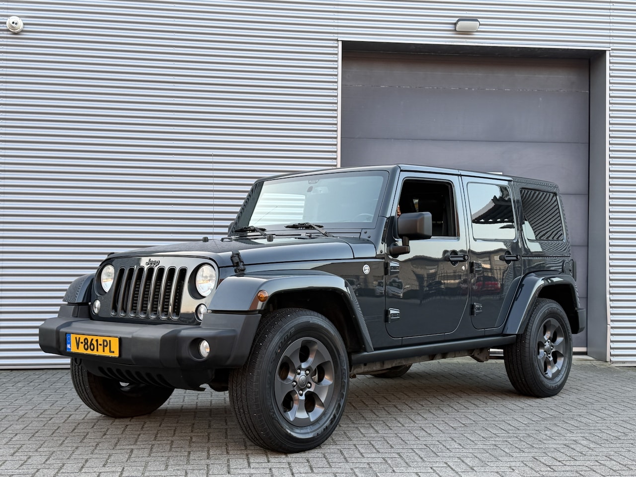 Jeep Wrangler - 2.8 CRD Night Eagle I Aut. I Hardtop I 4wd I Grijs Kenteken - AutoWereld.nl