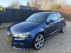 Audi A1 - 1.2 TFSI Attraction Pro Line Business Navigatie/LMV/Cruise
