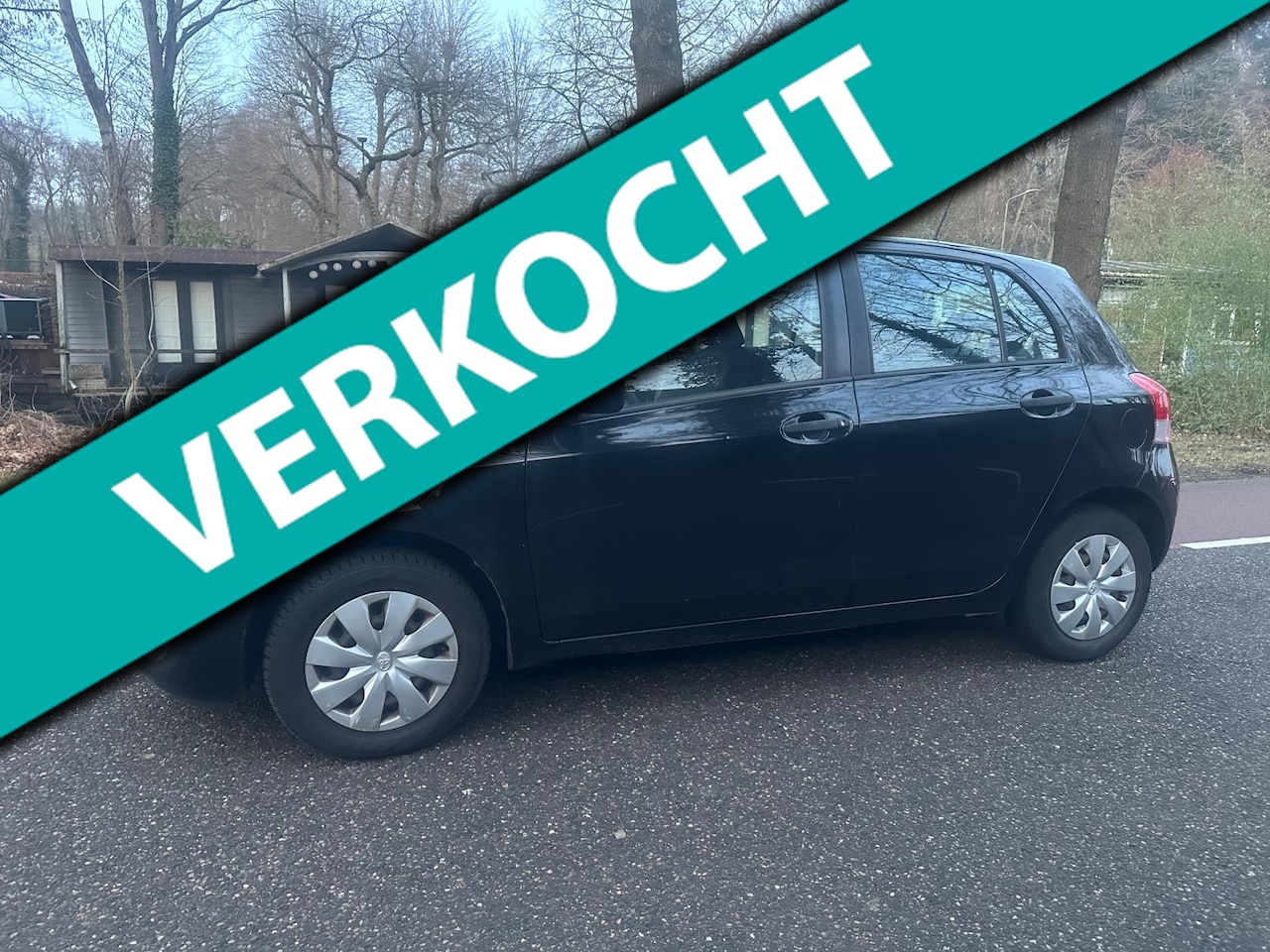 Toyota Yaris - 1.0 VVTi Acces AIRCO 5 DEURS ZWART - AutoWereld.nl