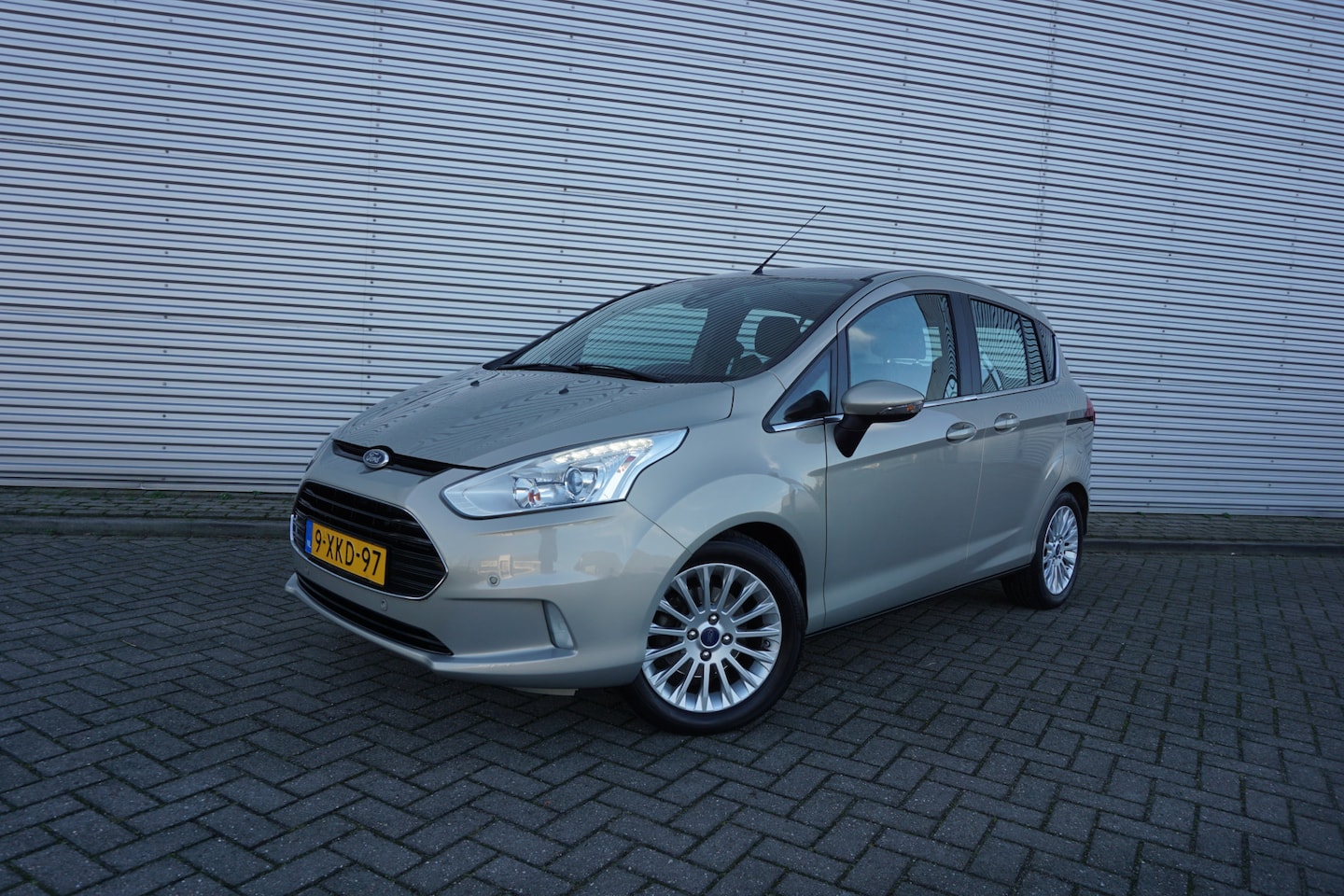 Ford B-Max - 1.6 TI-VCT Titanium AUTOMAAT - Climate / Navi / Cruise / Parkeers. / Trekhaak / Lm velgen - AutoWereld.nl