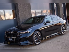 BMW 5-serie - 520i M-Sport Pro | BTW | 1 Eigenaar | Dealer Onderhouden | Full Option | 21 Inch | Pano |