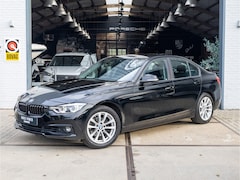 BMW 3-serie - 318i Executive *Head-Up Display | Clima | Navi | Cruise | Parkeersensoren