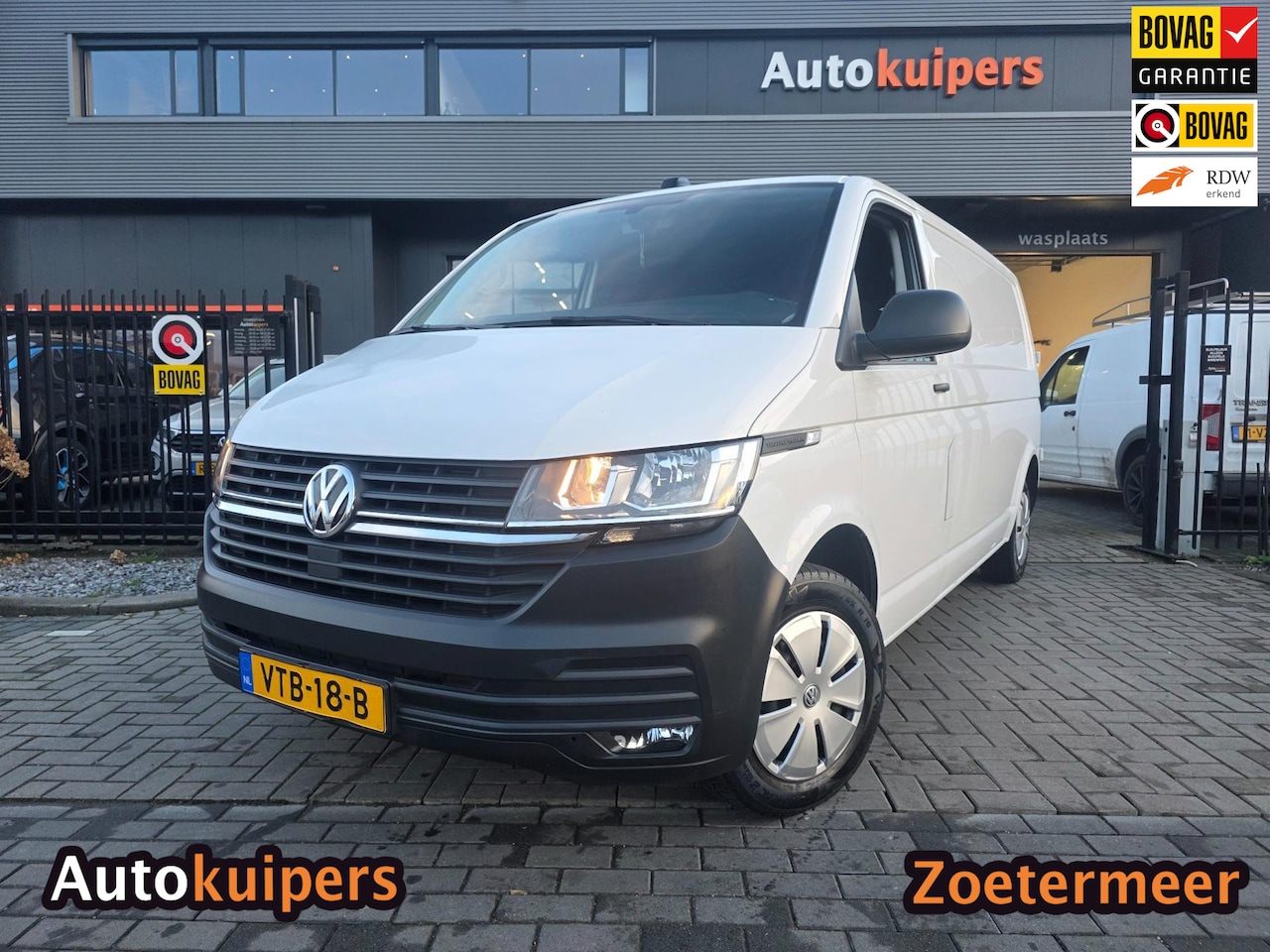 Volkswagen Transporter - 2.0 TDI L2H1 28 Comfortline | Met o.a. BOTT inbouw, AppleCarPlay/AndroidAuto, cruise contr - AutoWereld.nl