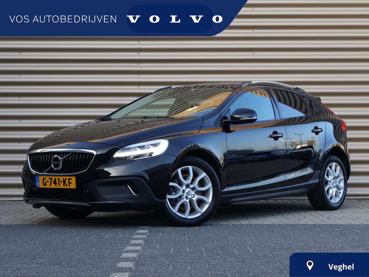 Volvo V40 Cross Country - 1.5 T3 Polar+ Luxury | Panoramadak | Harman Kardon | Stoelverwarming - AutoWereld.nl