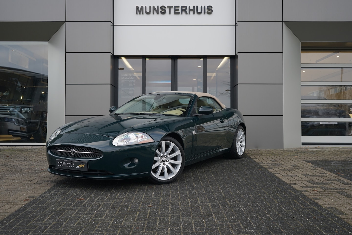 Jaguar XK - 4.2 V8 Convertible | Cruise control | Voorstoelen verwarmd | - AutoWereld.nl