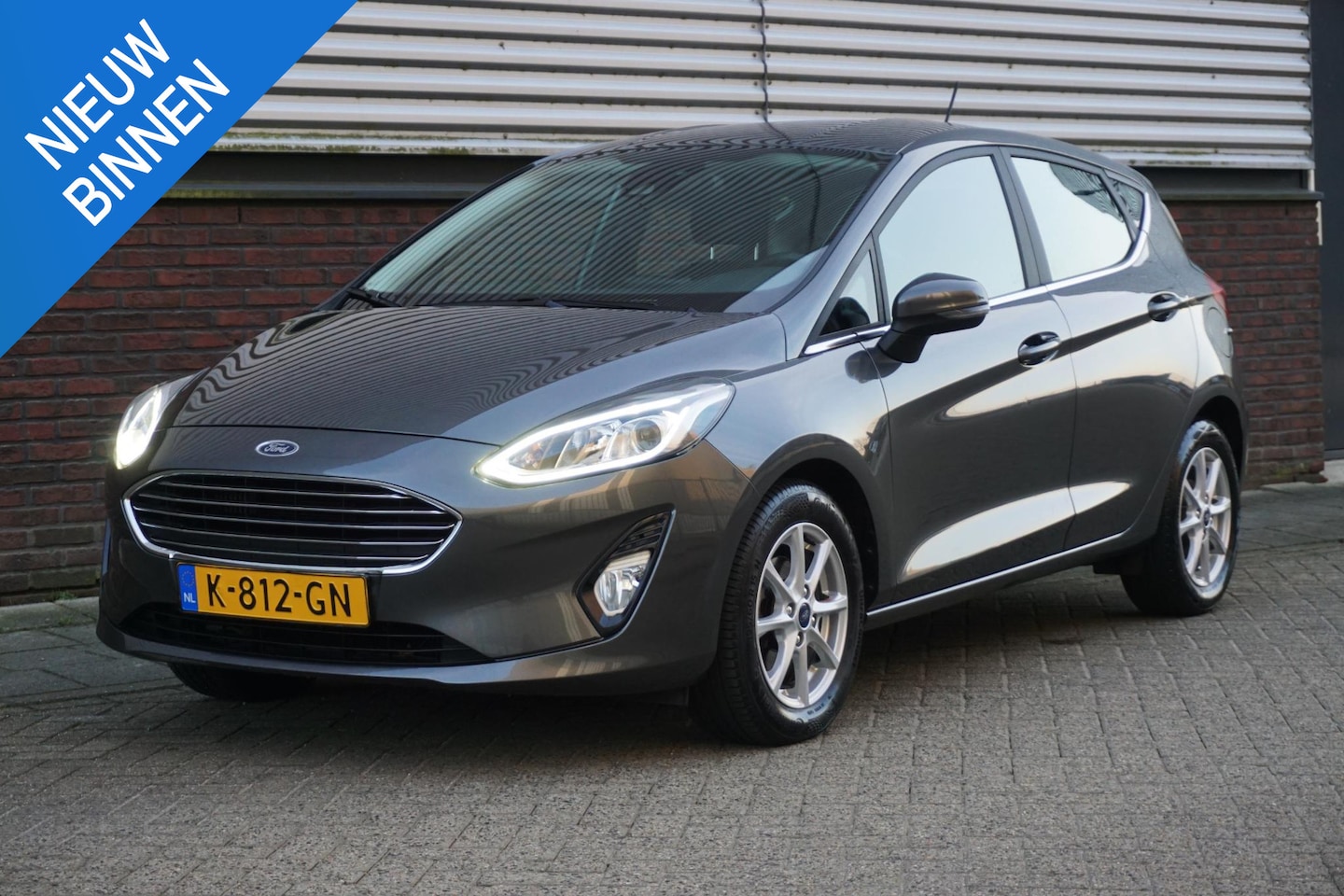 Ford Fiesta - 1.0 EcoB.95PK Titanium Navigatie via AppleCarplay/ Parkeersensoren/December 2020. - AutoWereld.nl