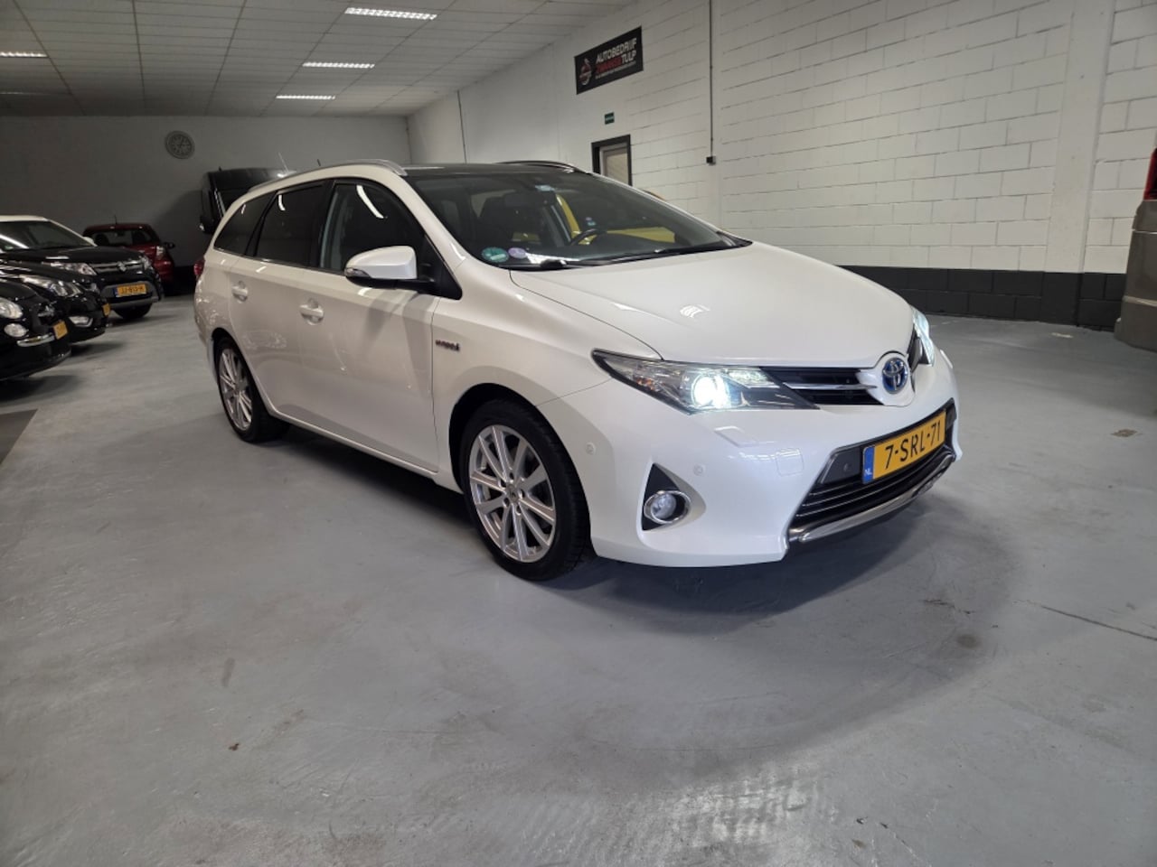 Toyota Auris Touring Sports - 1.8 Hybr. AUTOMAAT - AutoWereld.nl