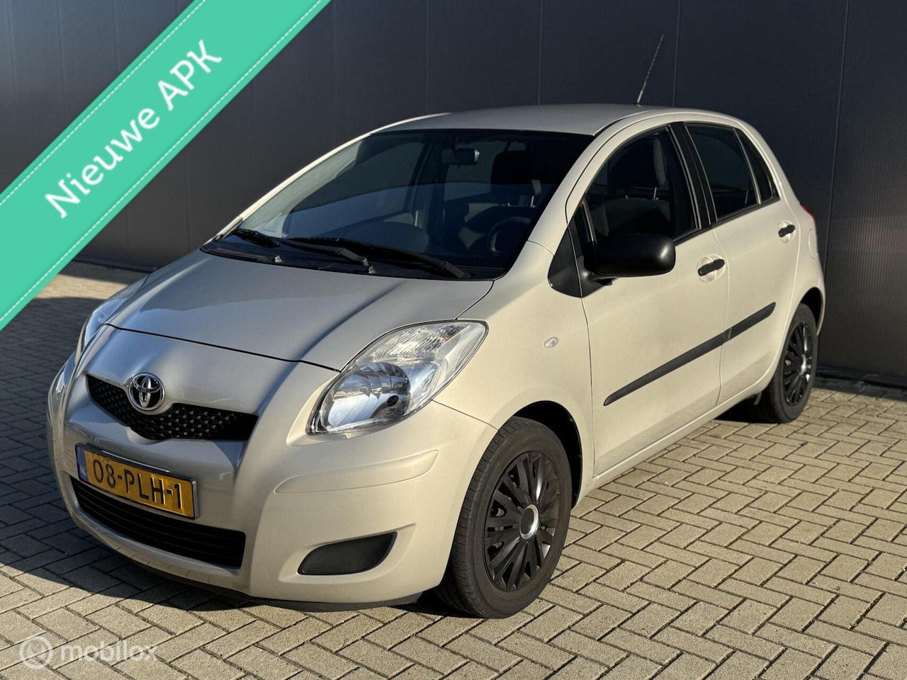 Toyota Yaris - 1.3 VVT-i Comfort 1.3 VVTi Comfort, NAP, A/C, 6-Bak, Elektr ramen - AutoWereld.nl
