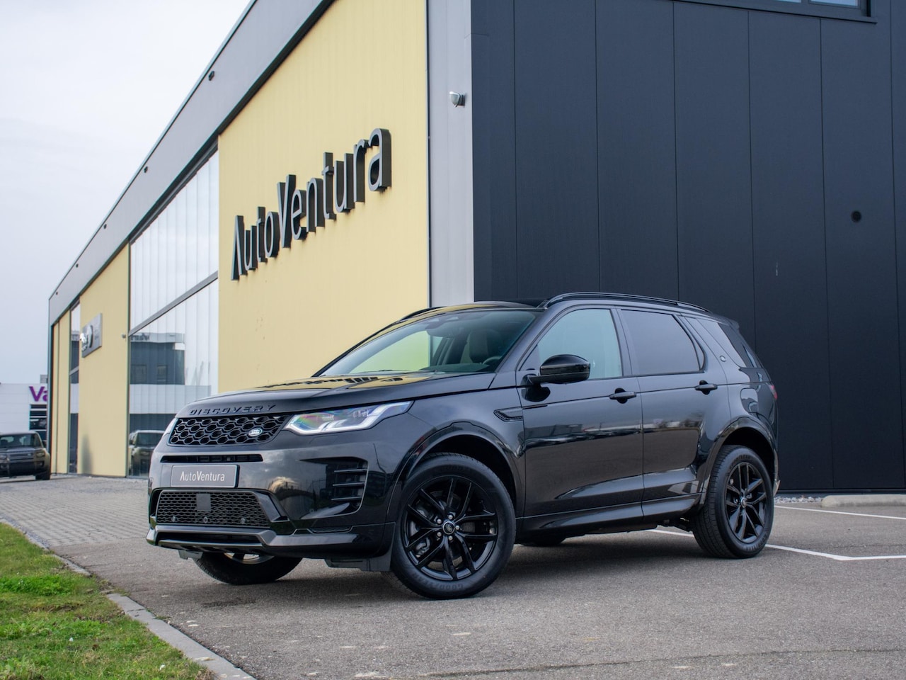 Land Rover Discovery Sport - 1.5 P270e PHEV Dynamic SE | Trekhaak | Pano dak | Keyless | Adapt. cruise | Stoelverwarmin - AutoWereld.nl