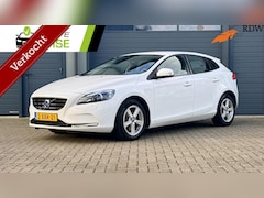 Volvo V40 - T2 - 120pk Momentum | 121.000 km | Trekhaak Afnb. | Stoelverwarming | 1e eigenaar | Xenon