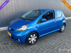Toyota Aygo - 1.0-12V Dynamic Blue|AUTOMAAT|Uniek KM|NW APK| Airco |Elek Pakket|