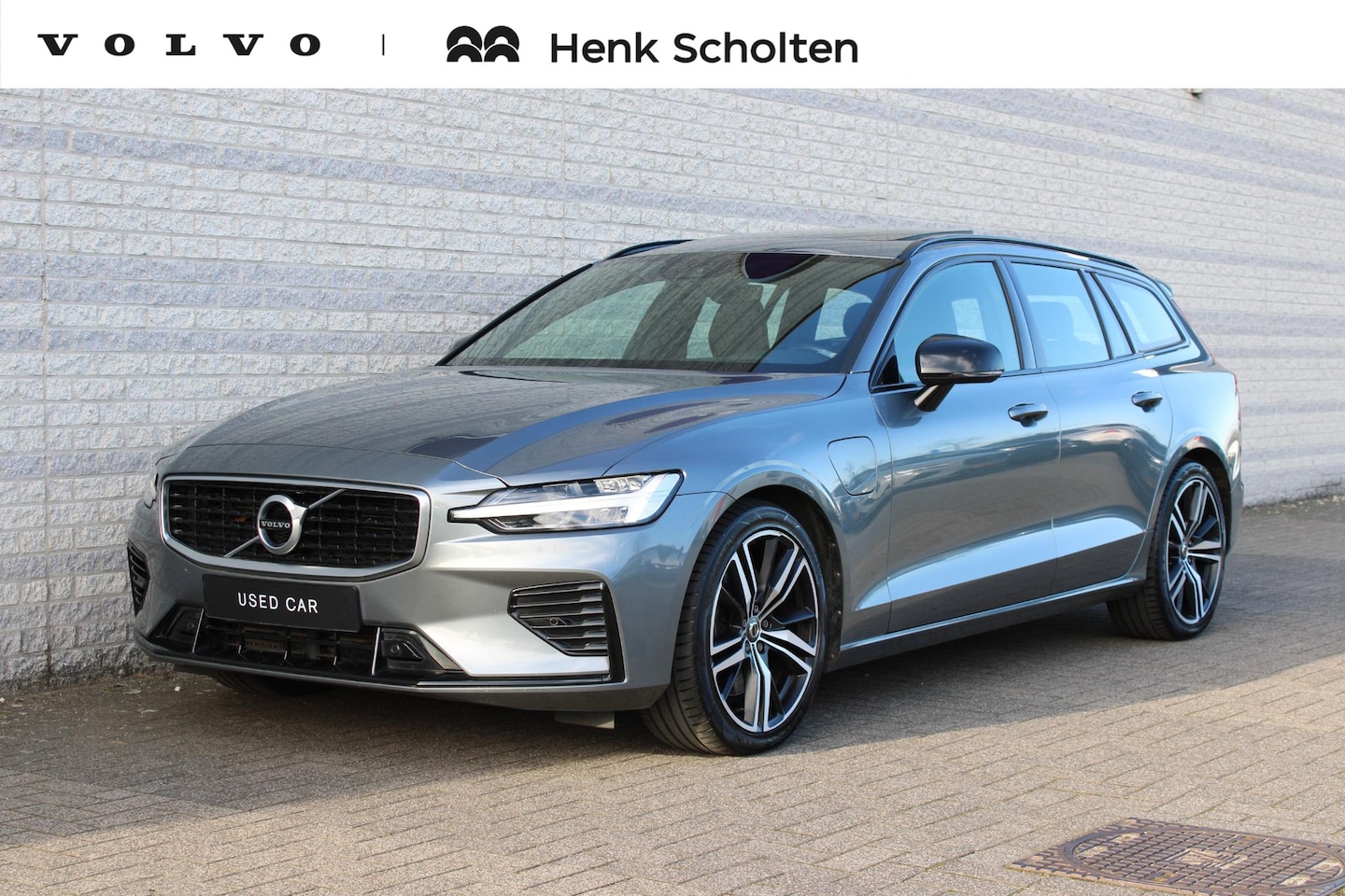 Volvo V60 - 2.0 T6 Twin Engine AWD R-Design | Panoramadak | Premium geluidsysteem van Harman Kardon | - AutoWereld.nl