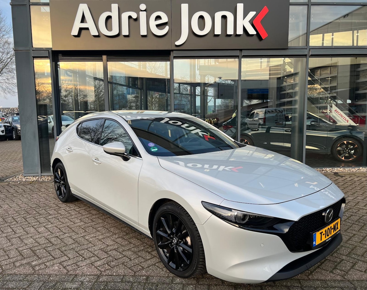 Mazda 3 - 2.0 e-SkyActiv-X M Hybrid 186 Exclusive-line AUTOMAAT | SUNROOF | LEDER | DRIVER ASSISTANC - AutoWereld.nl