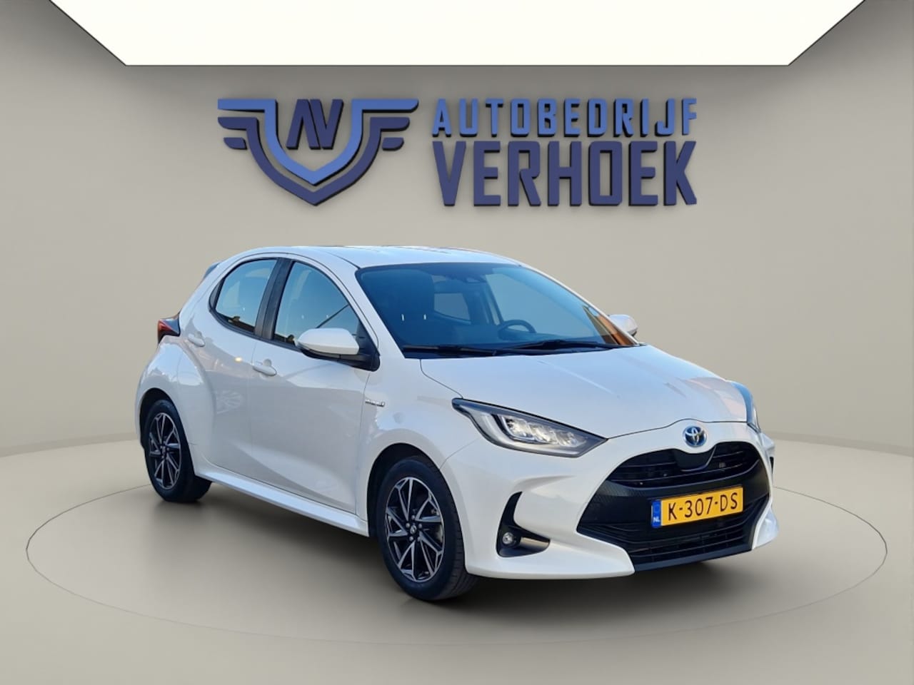 Toyota Yaris - 1.5 Hybrid Dynamic NL Auto - Carplay - Navi - AutoWereld.nl