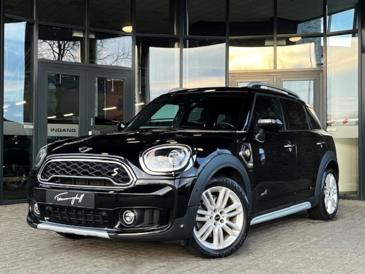 MINI Countryman - 2.0 COOPER S E ALL4 CHILI - LEDER - HEAD UP - 18 INCH - AutoWereld.nl
