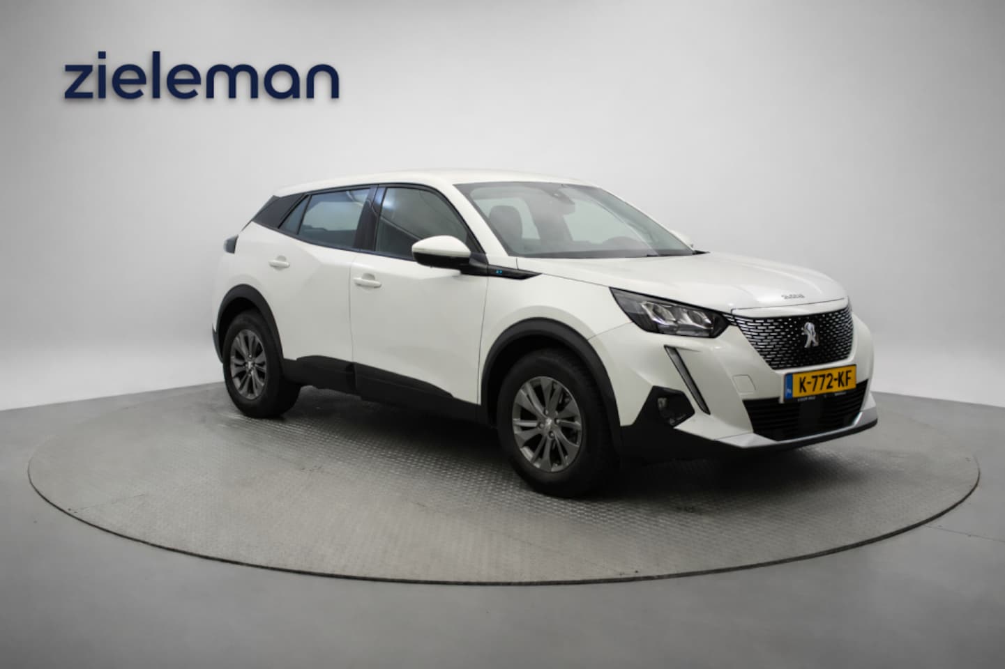 Peugeot e-2008 - Active Pack 50 kWh - Carplay, SOH 90% - AutoWereld.nl