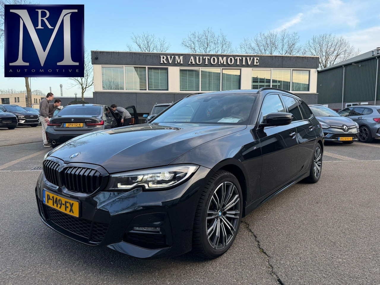 BMW 3-serie Touring - 318i High Executive Edition M Sport | Afneembare trekhaak | Stoelverwarming | Origineel Ne - AutoWereld.nl