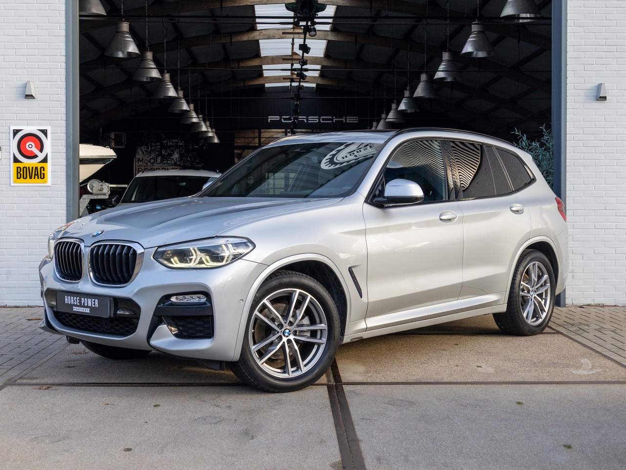 BMW X3 - xDrive20d High Executive M *Pano | Elek. Trekhaak | Keyless | Stuur- & Stoelverwarming | N - AutoWereld.nl