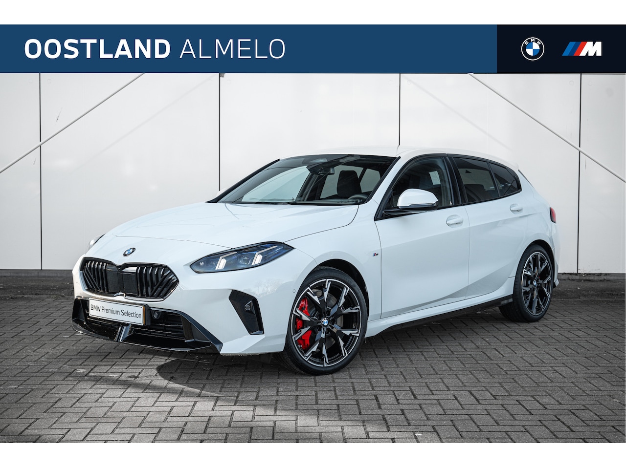 BMW 1-serie - 120 M Sport Automaat / Sportstoelen / M Adaptief onderstel / Achteruitrijcamera / Comfort - AutoWereld.nl