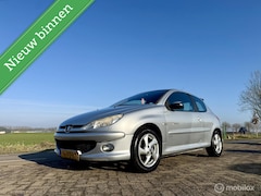 Peugeot 206 - 1.6-16V Quiksilver, BJ 2005, Airco, APK, Velgen