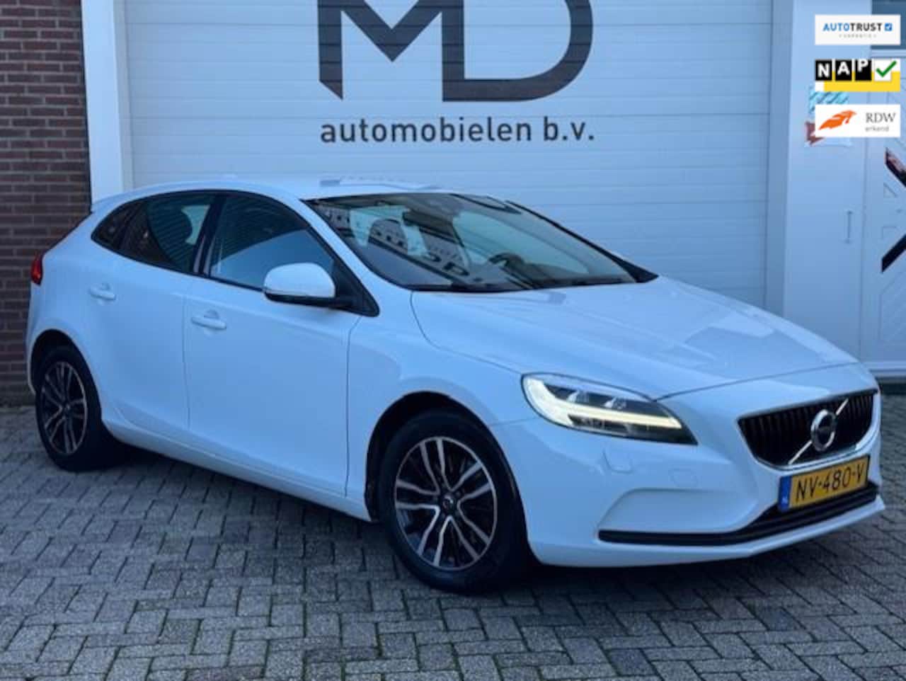 Volvo V40 - 2.0 T2 Nordic+ 1- eigenaar-Dealer onderhouden-LED - AutoWereld.nl