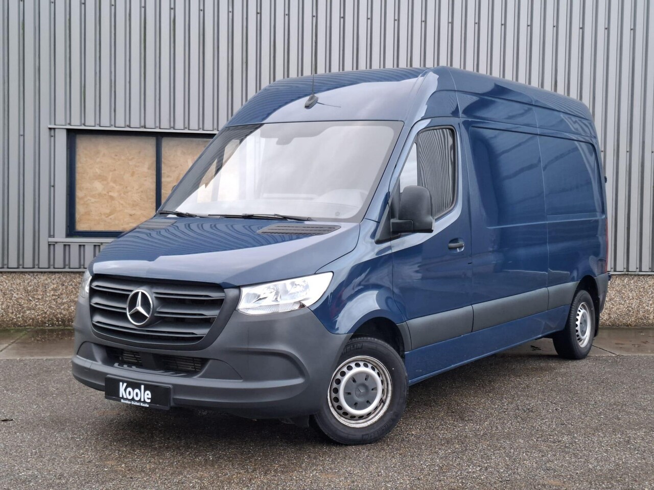 Mercedes-Benz Sprinter - 311 CDI GB L2 FWD Functional 3.5T / AIRCO / CAMERA / 3 ZITS / DEALER ONDERHOUDEN / NAVI - AutoWereld.nl
