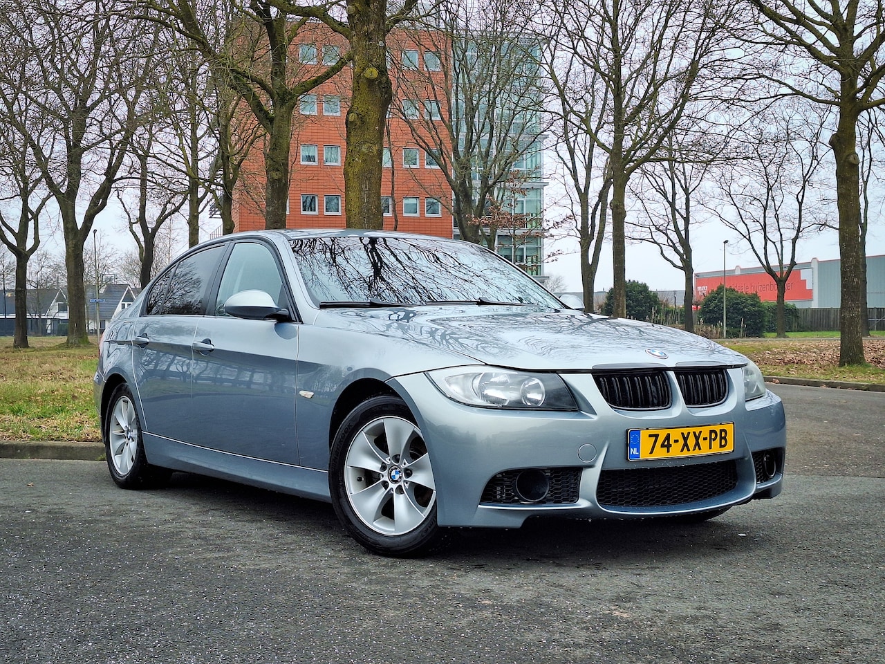 BMW 3-serie - 320i | Zeer netjes | €13.500,- aan onderhoud | Nieuwe APK - AutoWereld.nl