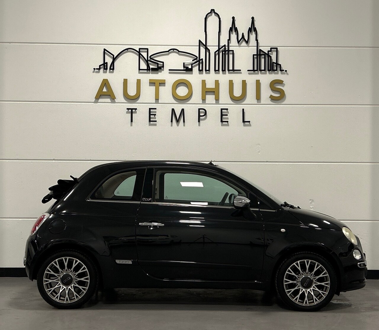 Fiat 500 C - 1.2 Lounge Automaat Cabrio Airco Leder Parkeersensoren 16Inch Bluetooth - AutoWereld.nl