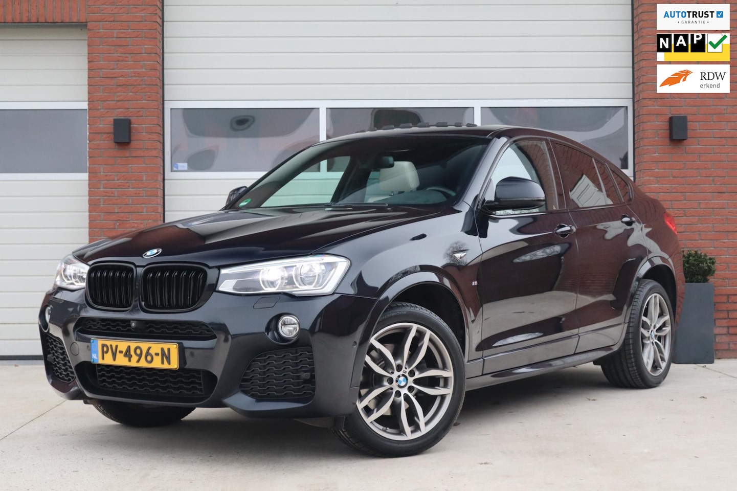 BMW X4 - XDrive20i High Executive M Sport Shadowline - Schuif kanteldak - Head up - 360 camera - Tr - AutoWereld.nl