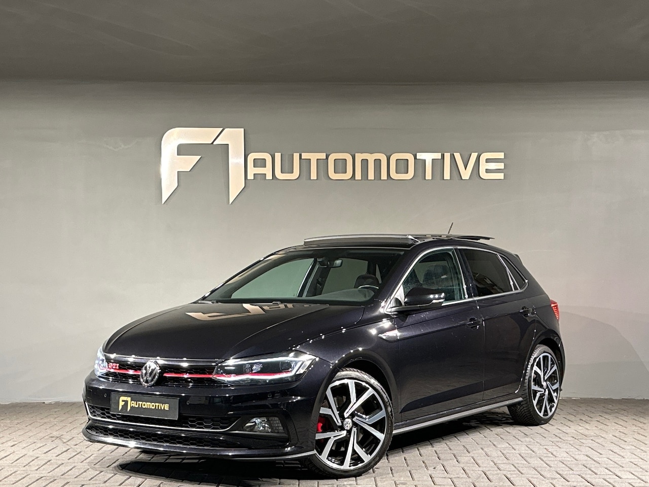 Volkswagen Polo - 2.0 TSI GTI Pano|CarPlay|ACC|Lane Assist|18” - AutoWereld.nl