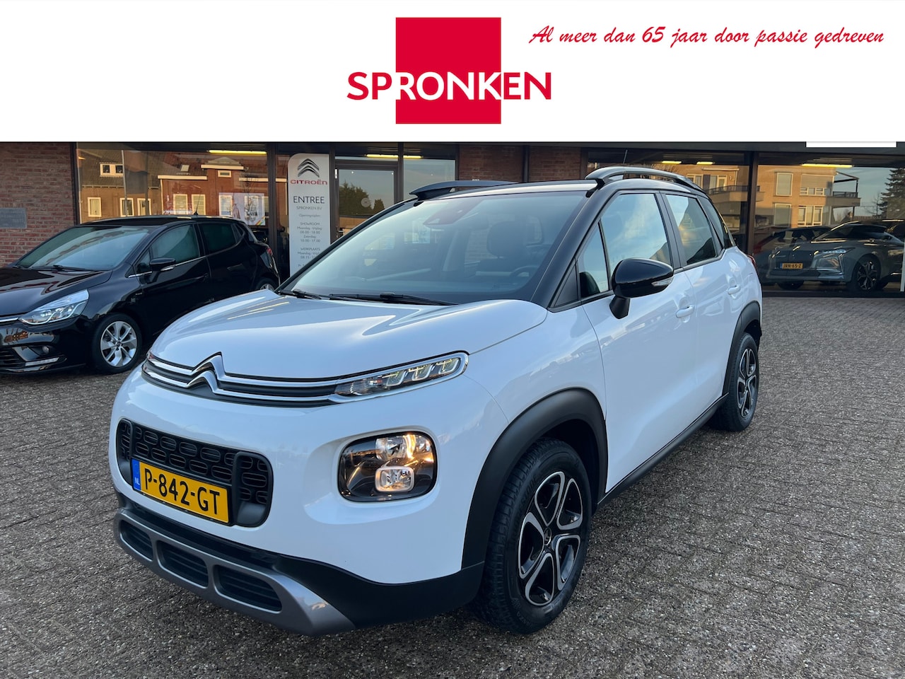 Citroën C3 Aircross - 1.2 110 PK PureTech S&S Feel Stoelverwarming-Trekhaak-PDC - AutoWereld.nl