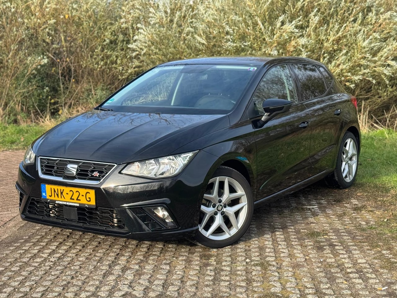 SEAT Ibiza - 1.0 TSI FR Business / LED / PDC / NAVI / CC - AutoWereld.nl