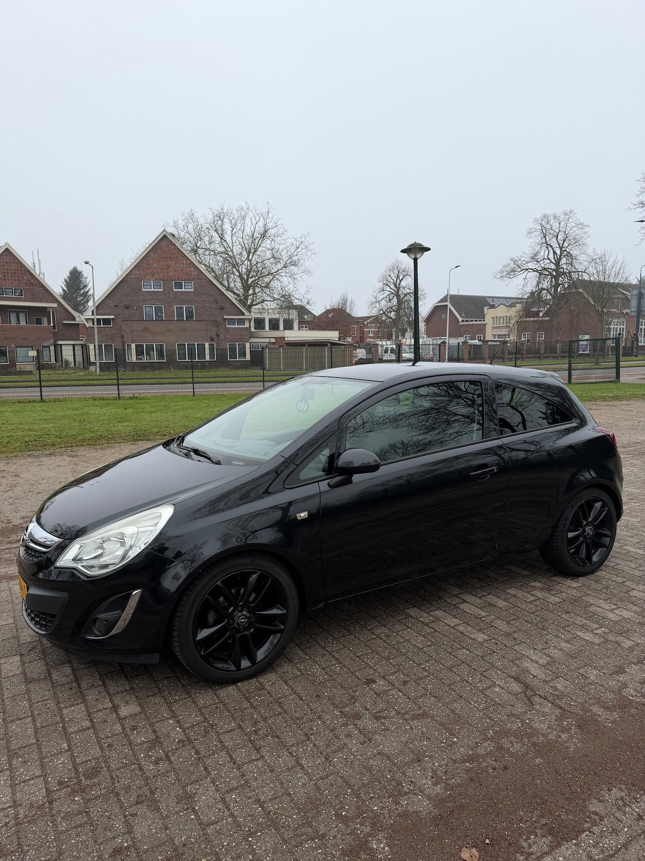 Opel Corsa - 1.4-16V Color Edition - AutoWereld.nl