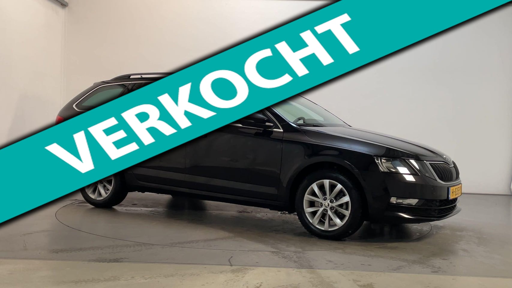 Skoda Octavia Combi - 1.0 TSI Greentech Business Edition Leder-Stof Stoelverwarming Navigatie Climate Control - AutoWereld.nl