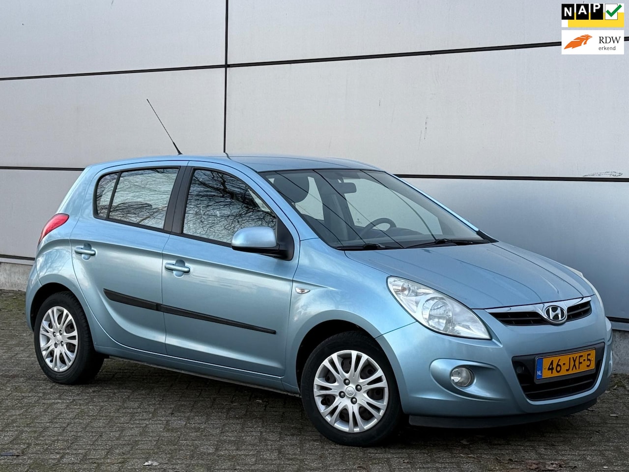 Hyundai i20 - 1.4i DynamicVersion Airco |Stuurbed |Electr Ramen |Nap - AutoWereld.nl