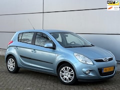 Hyundai i20 - 1.4i DynamicVersion Airco |Stuurbed |Electr Ramen |Nap