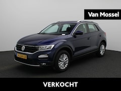 Volkswagen T-Roc - 1.5 TSI Style Business 150 PK | Navigatie | Parkeersensoren | Adaptive Cruise Control | LE